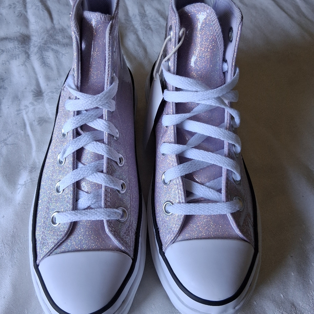 Converse Womans Size 5